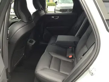 VOLVO XC60 B4 (Diesel) Plus Dark 360  Cam Navi Leder