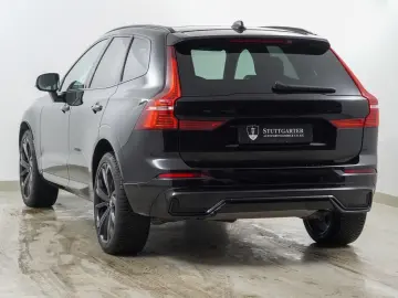 VOLVO XC60 Plus Black Edition AWD Pano ACC 360K 21Zoll