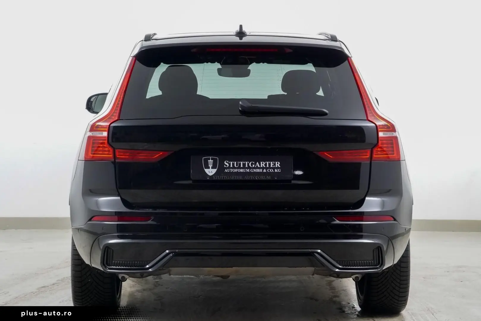 VOLVO XC60 Plus Black Edition AWD Pano ACC 360K 21Zoll