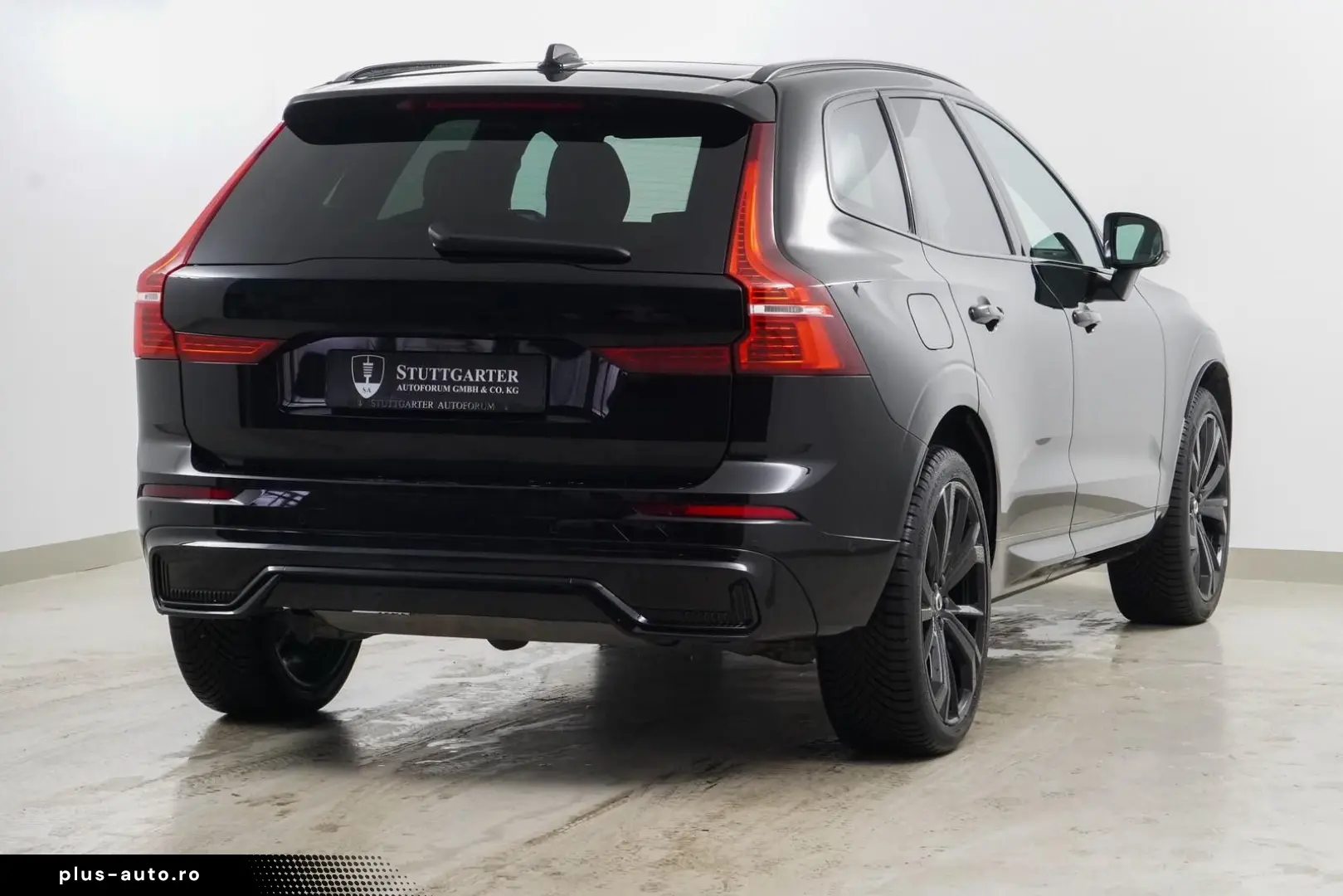 VOLVO XC60 Plus Black Edition AWD Pano ACC 360K 21Zoll