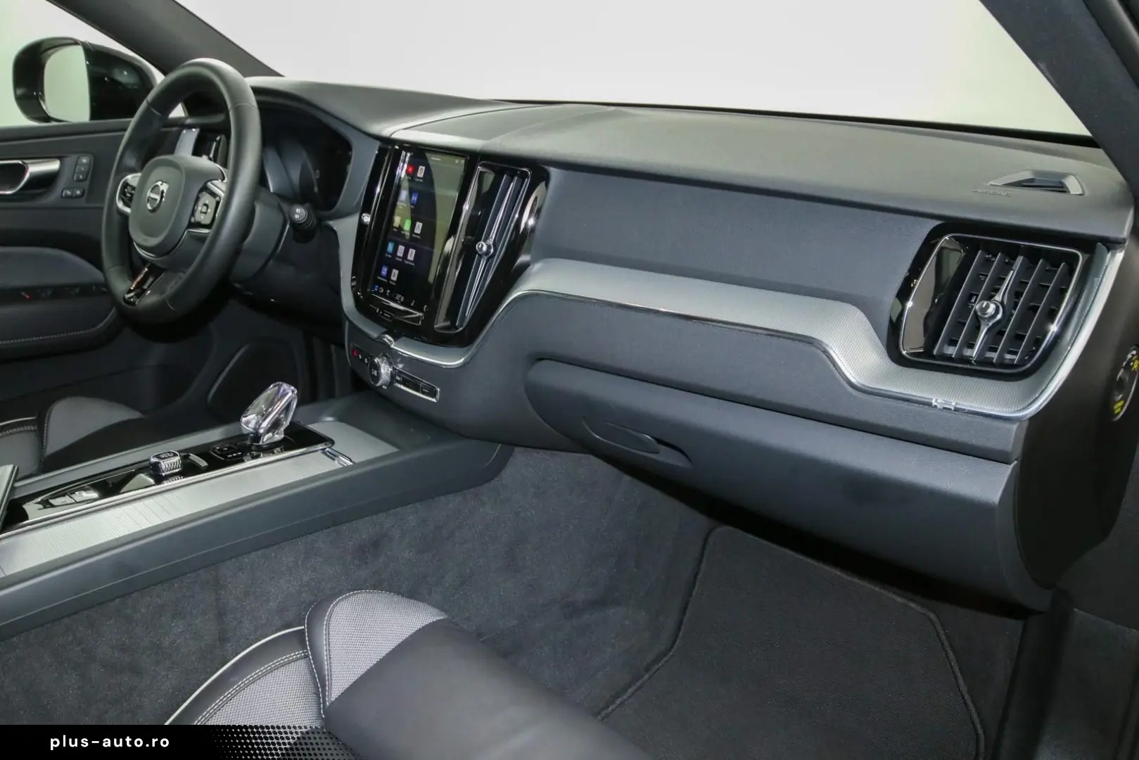 VOLVO XC60 Plus Black Edition AWD Pano ACC 360K 21Zoll