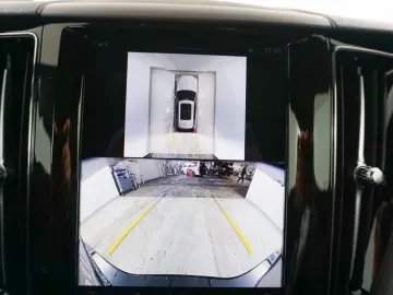 VOLVO XC60 Plus Black Edition AWD Pano ACC 360K 21Zoll