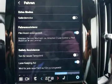 VOLVO XC60 Plus Black Edition AWD Pano ACC 360K 21Zoll