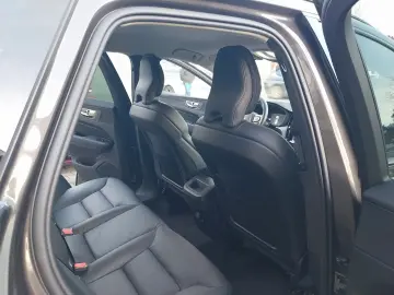 VOLVO XC60 B5 Plus Dark AWD