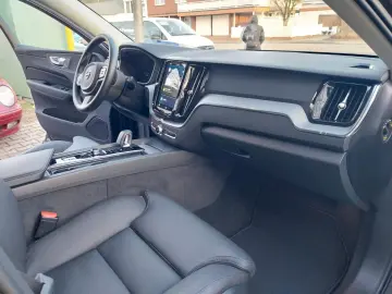 VOLVO XC60 B5 Plus Dark AWD