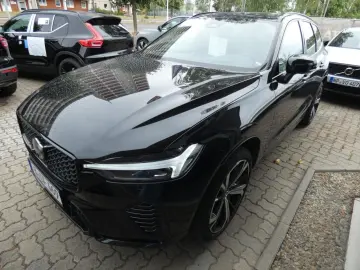 VOLVO XC60 B5 (Benzin) AWD Ultimate Dark (EURO 6d)