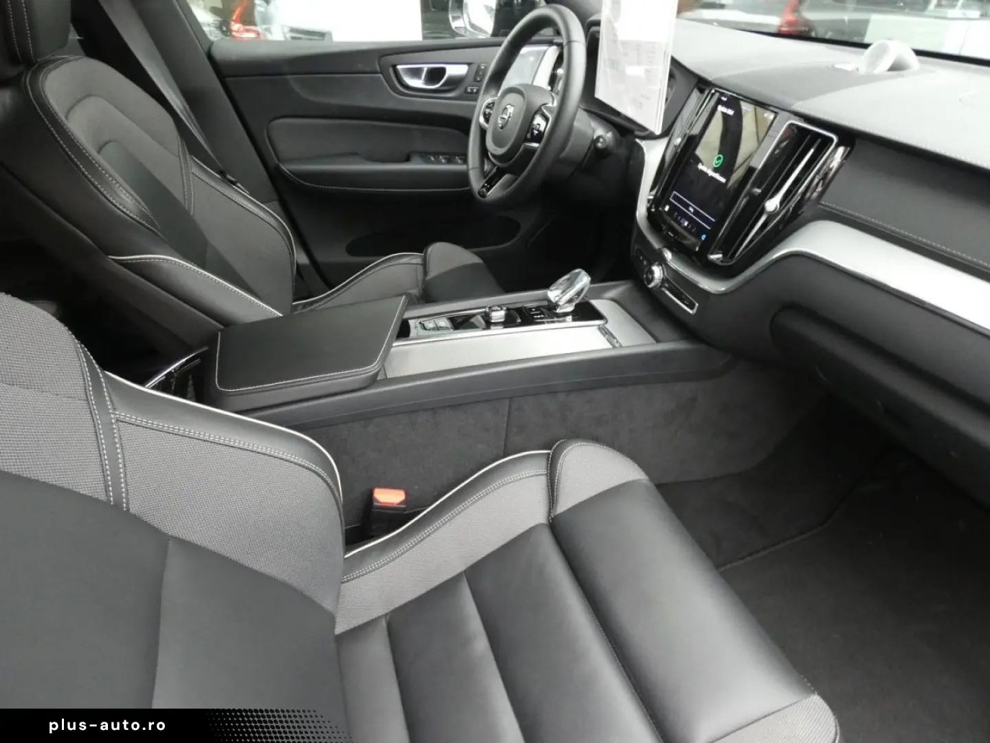 VOLVO XC60 B5 (Benzin) AWD Ultimate Dark (EURO 6d)