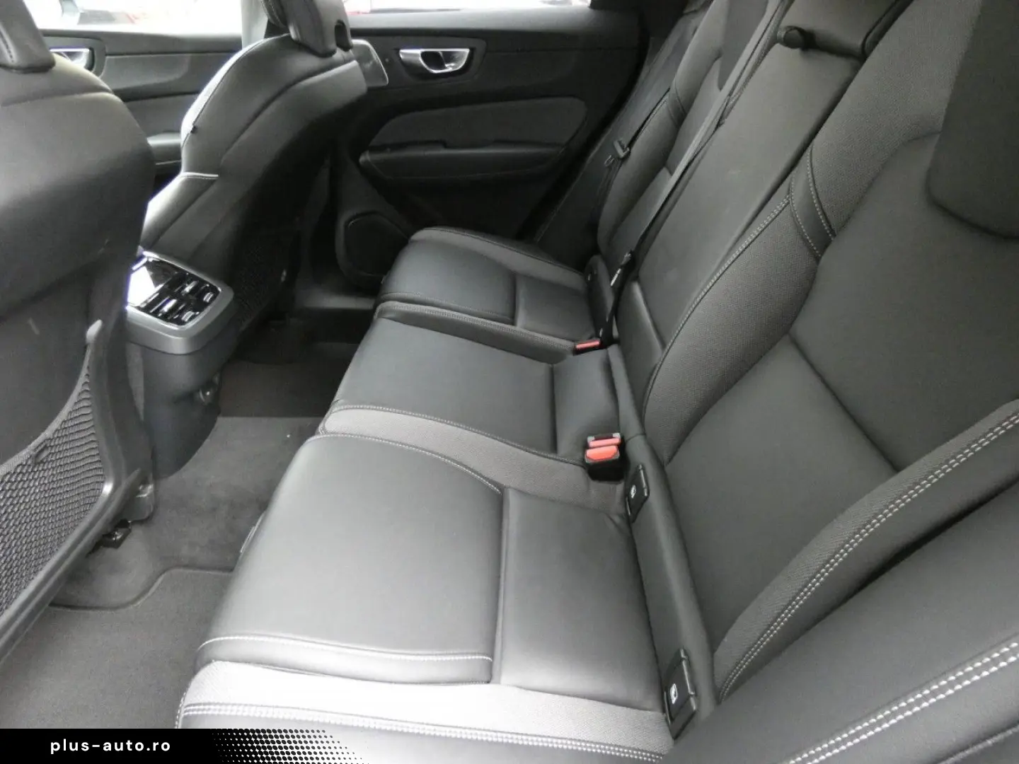 VOLVO XC60 B5 (Benzin) AWD Ultimate Dark (EURO 6d)