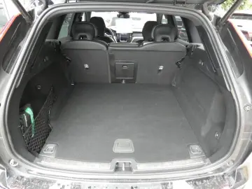 VOLVO XC60 B5 (Benzin) AWD Ultimate Dark (EURO 6d)