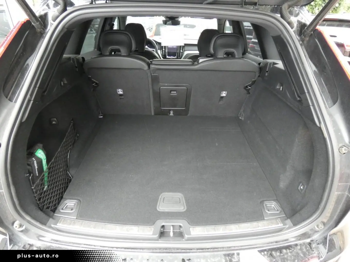 VOLVO XC60 B5 (Benzin) AWD Ultimate Dark (EURO 6d)