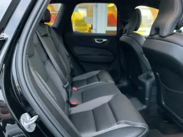 VOLVO XC60 T8 Ultimate Dark Plug-In AWD ACC HUD Google