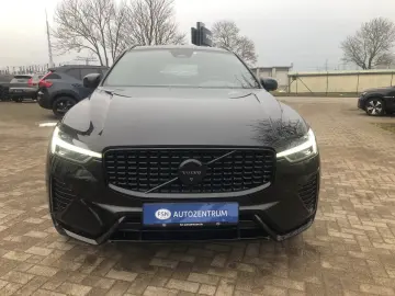 VOLVO XC60 B5 Plus Black Edition AWD Licht Paket