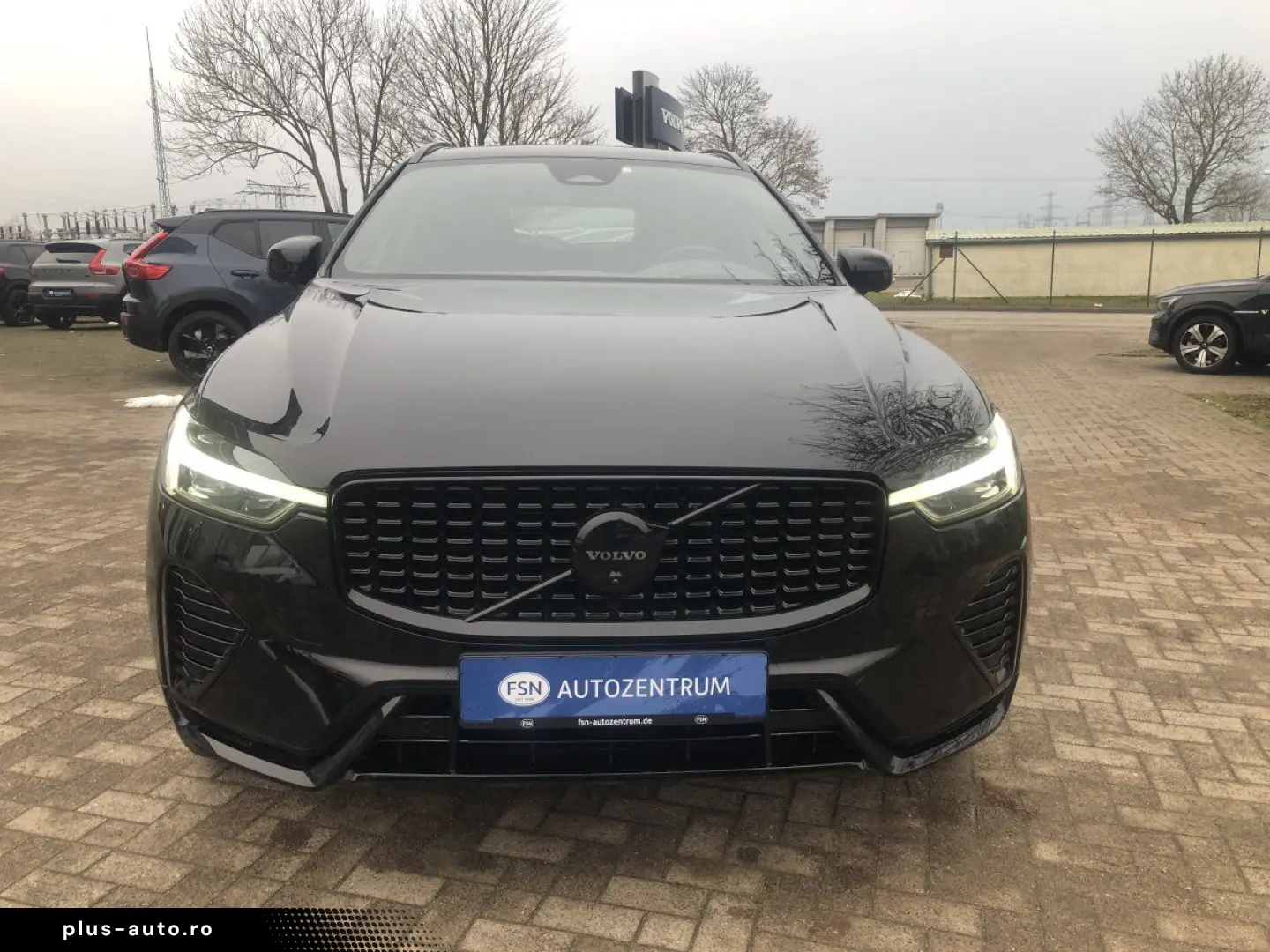 VOLVO XC60 B5 Plus Black Edition AWD Licht Paket