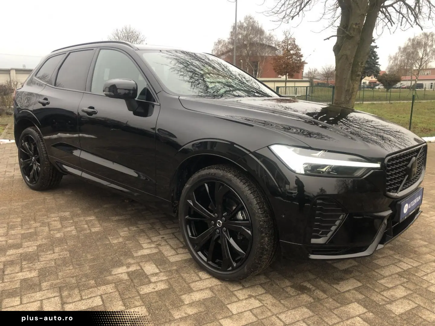 VOLVO XC60 B5 Plus Black Edition AWD Licht Paket