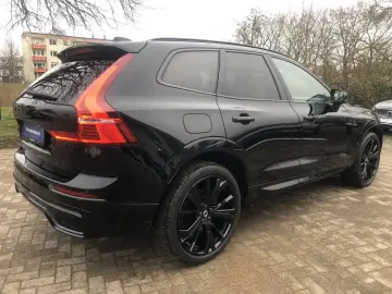 VOLVO XC60 B5 Plus Black Edition AWD Licht Paket