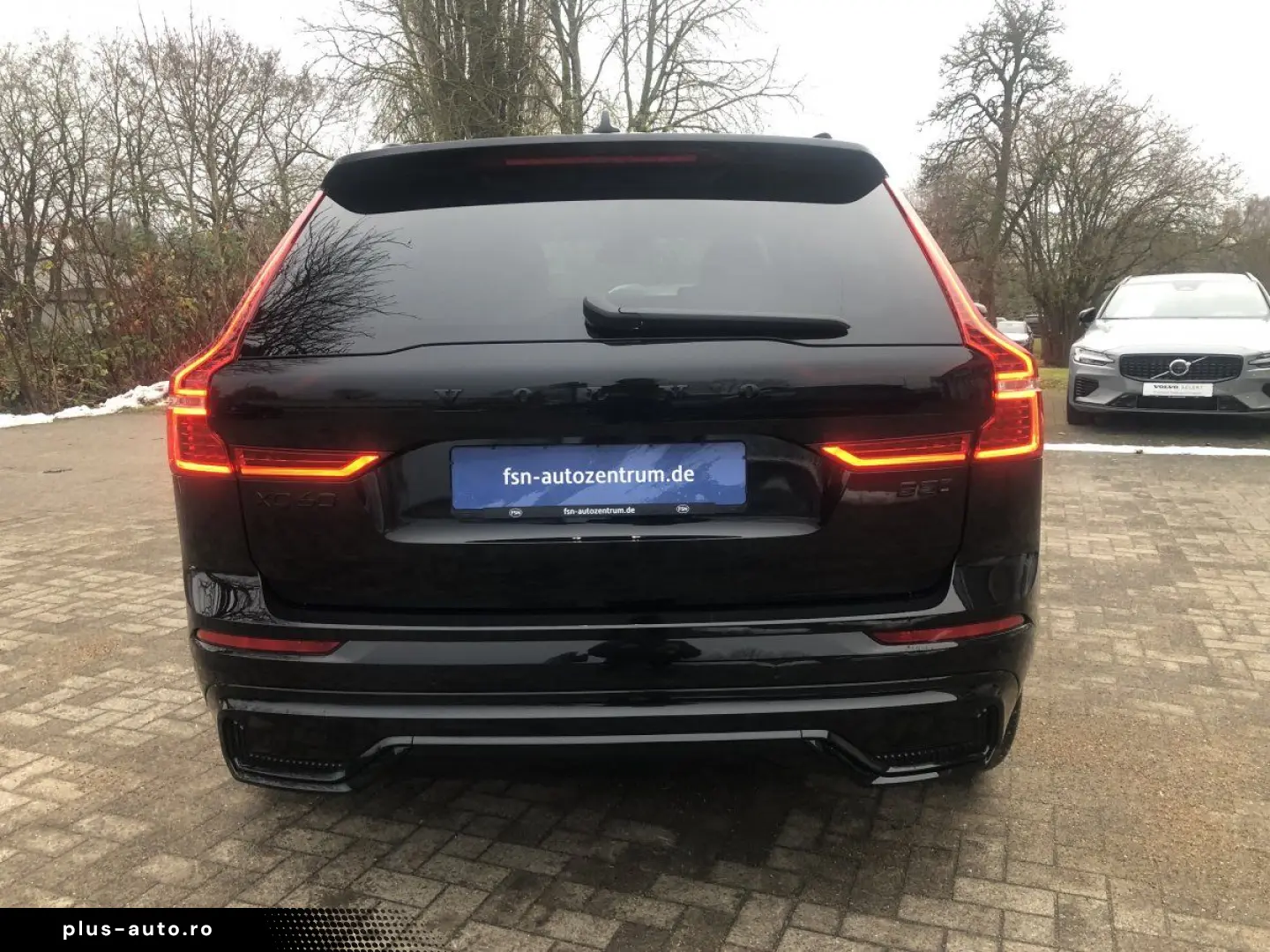 VOLVO XC60 B5 Plus Black Edition AWD Licht Paket