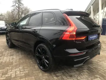 VOLVO XC60 B5 Plus Black Edition AWD Licht Paket