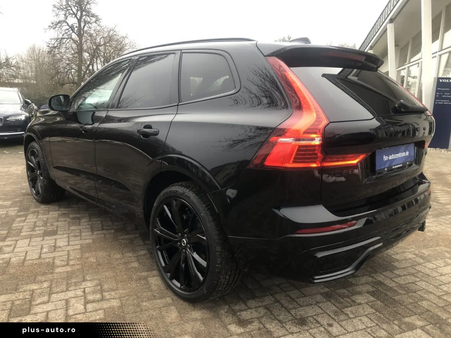 VOLVO XC60 B5 Plus Black Edition AWD Licht Paket