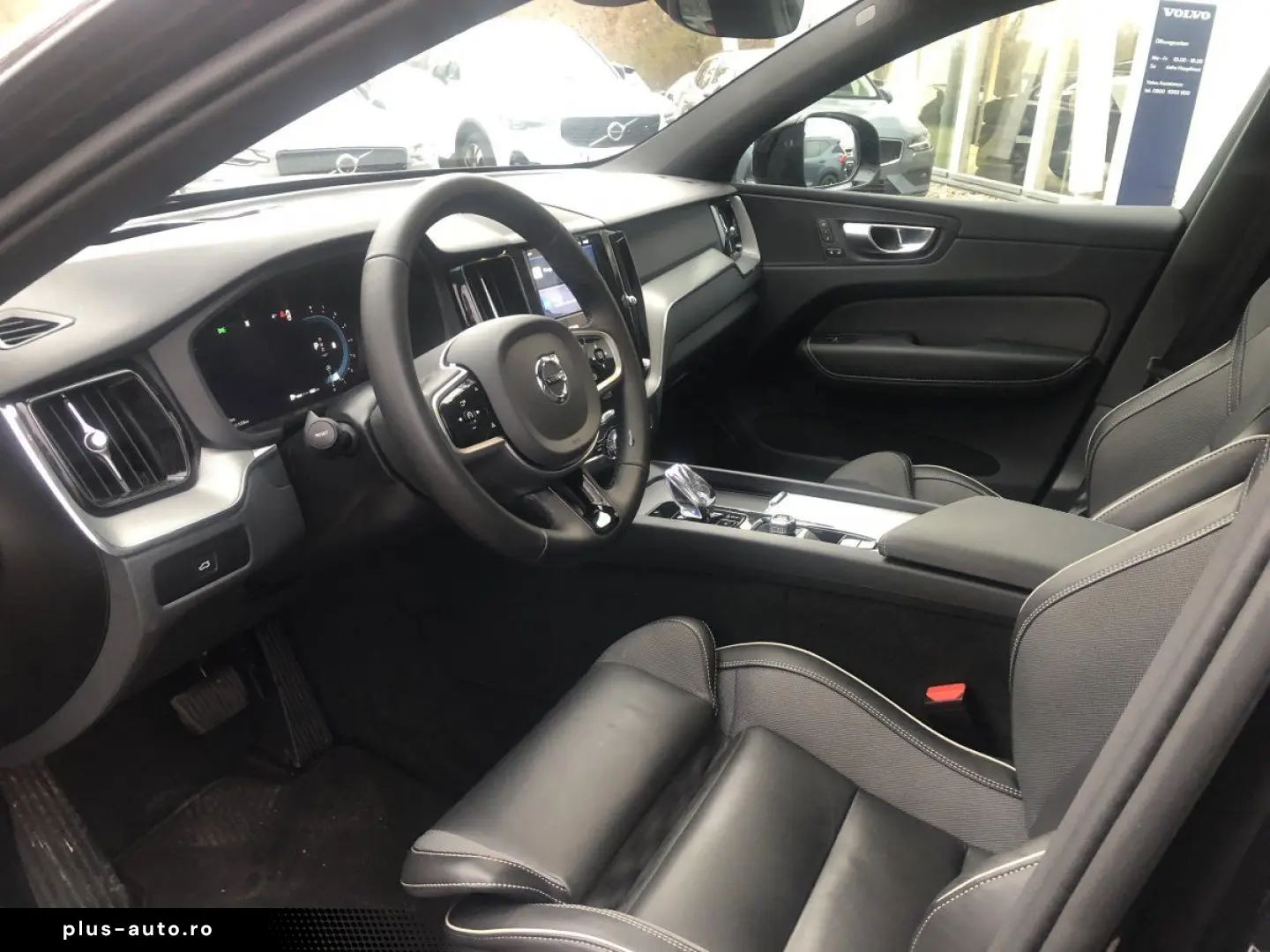 VOLVO XC60 B5 Plus Black Edition AWD Licht Paket