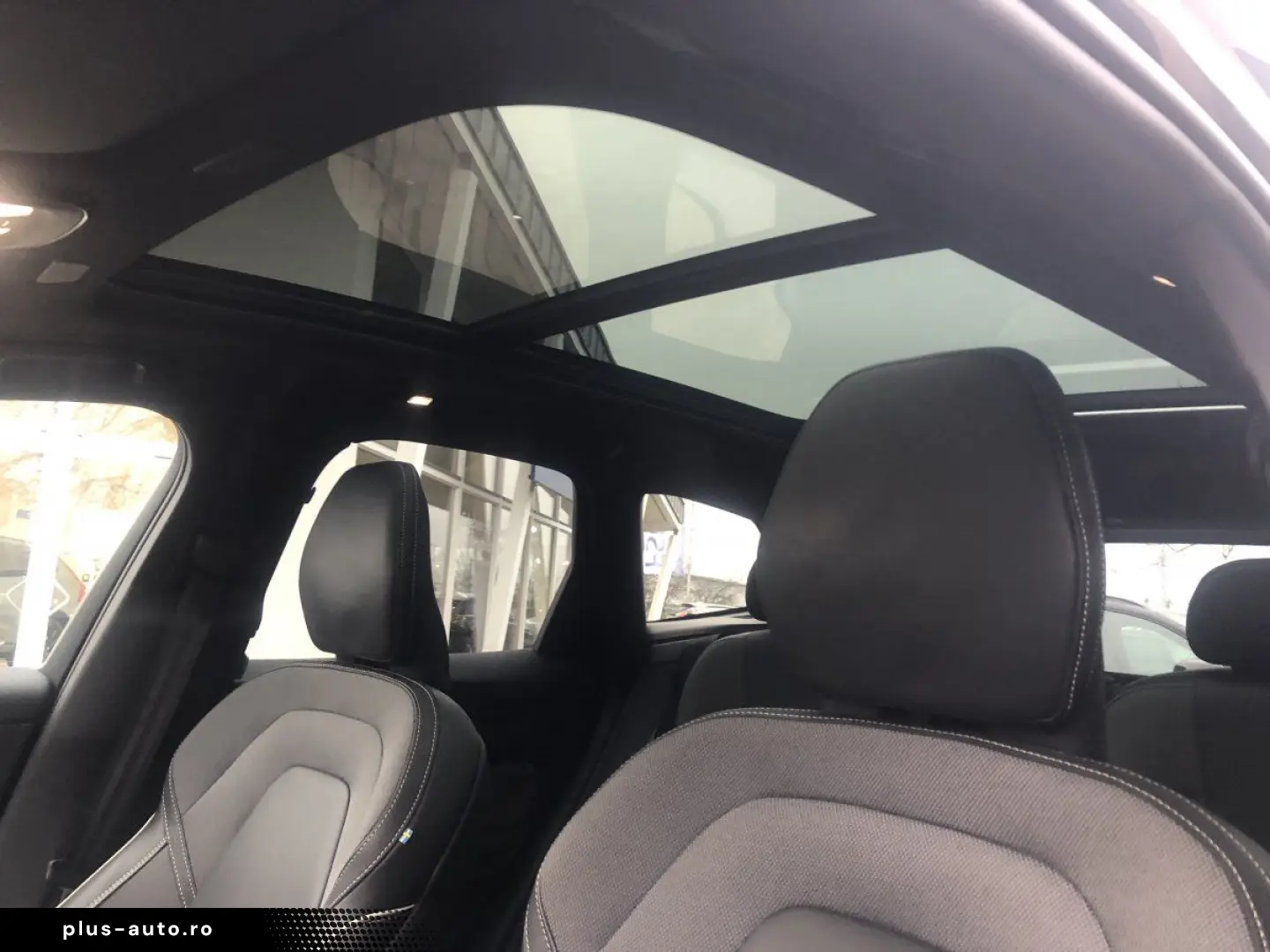 VOLVO XC60 B5 Plus Black Edition AWD Licht Paket