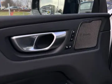 VOLVO XC60 B4 Diesel 8-Gang Ultimate Dark