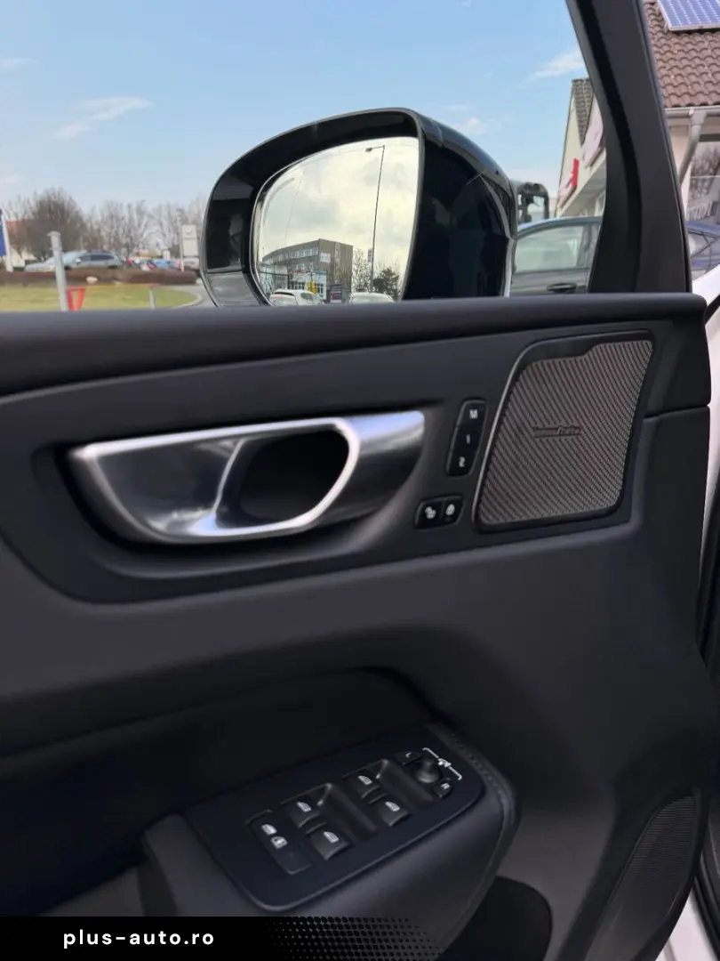 VOLVO XC60 B4 Diesel 8-Gang Ultimate Dark