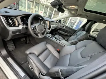 VOLVO XC60 B4 Diesel 8-Gang Ultimate Dark