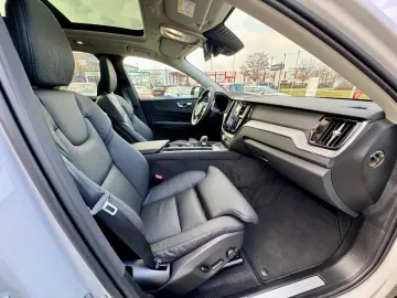 VOLVO XC60 B4 Diesel 8-Gang Ultimate Dark