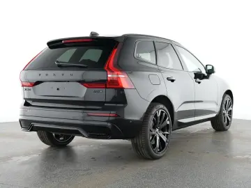 VOLVO XC60 B5 AWD Plus Black Edition PANO 360CAM FLED