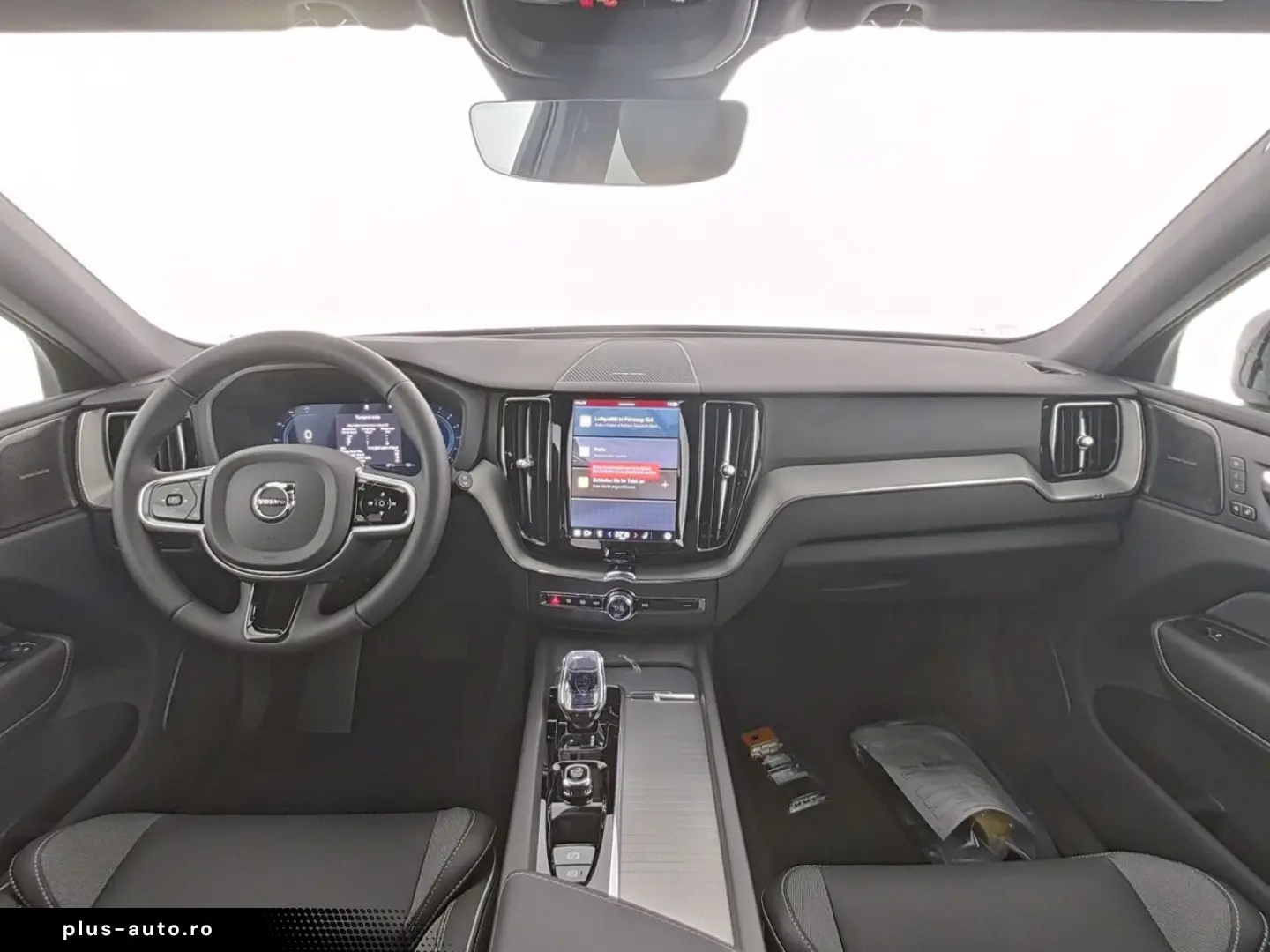 VOLVO XC60 B5 AWD Plus Black Edition PANO 360CAM FLED