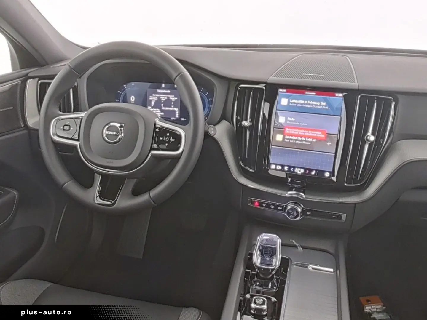 VOLVO XC60 B5 AWD Plus Black Edition PANO 360CAM FLED