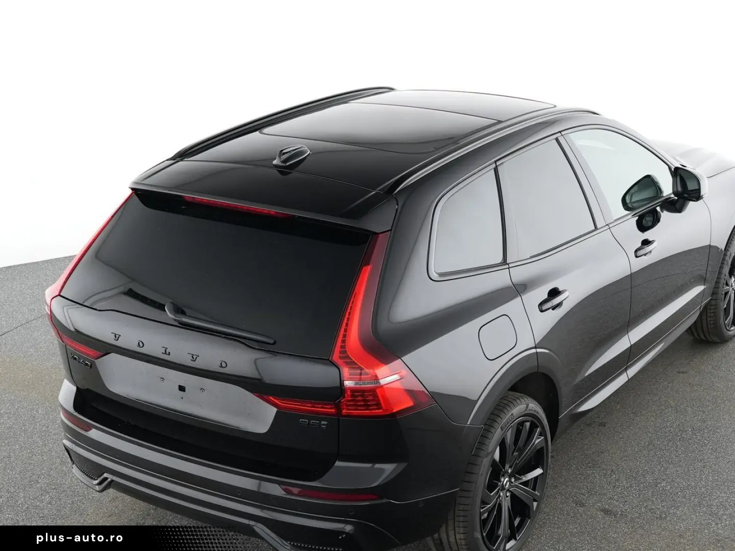 VOLVO XC60 B5 AWD Plus Black Edition PANO 360CAM FLED