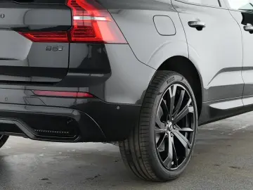 VOLVO XC60 B5 AWD Plus Black Edition PANO 360CAM FLED