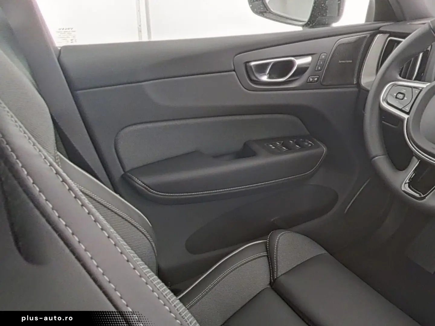 VOLVO XC60 B5 AWD Plus Black Edition PANO 360CAM FLED