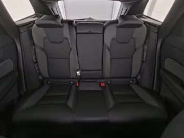 VOLVO XC60 B5 AWD Plus Black Edition PANO 360CAM FLED