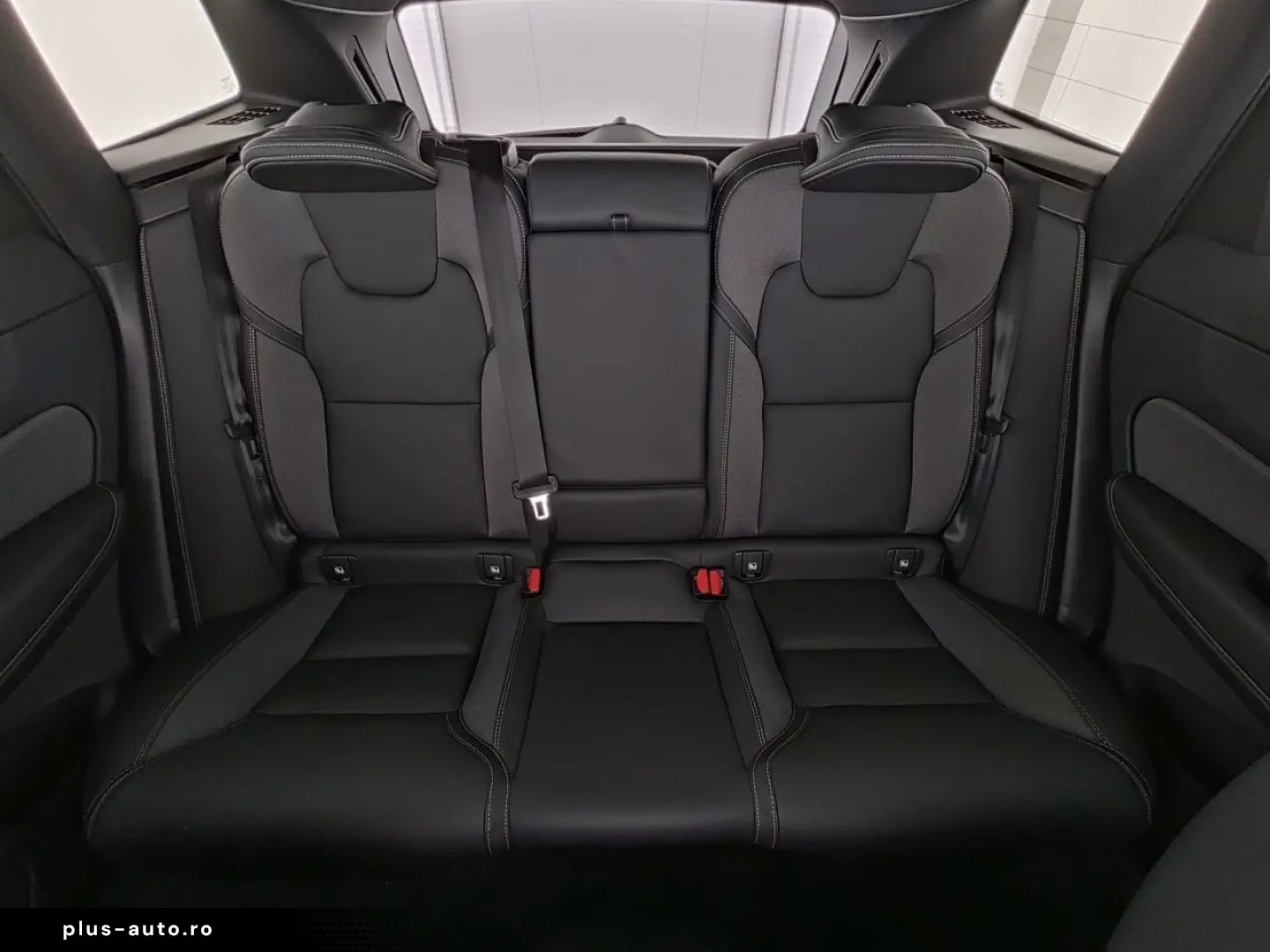 VOLVO XC60 B5 AWD Plus Black Edition PANO 360CAM FLED