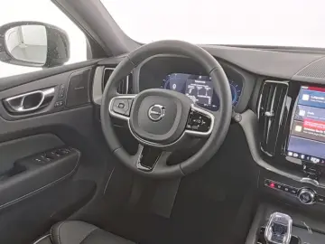 VOLVO XC60 B5 AWD Plus Black Edition PANO 360CAM FLED