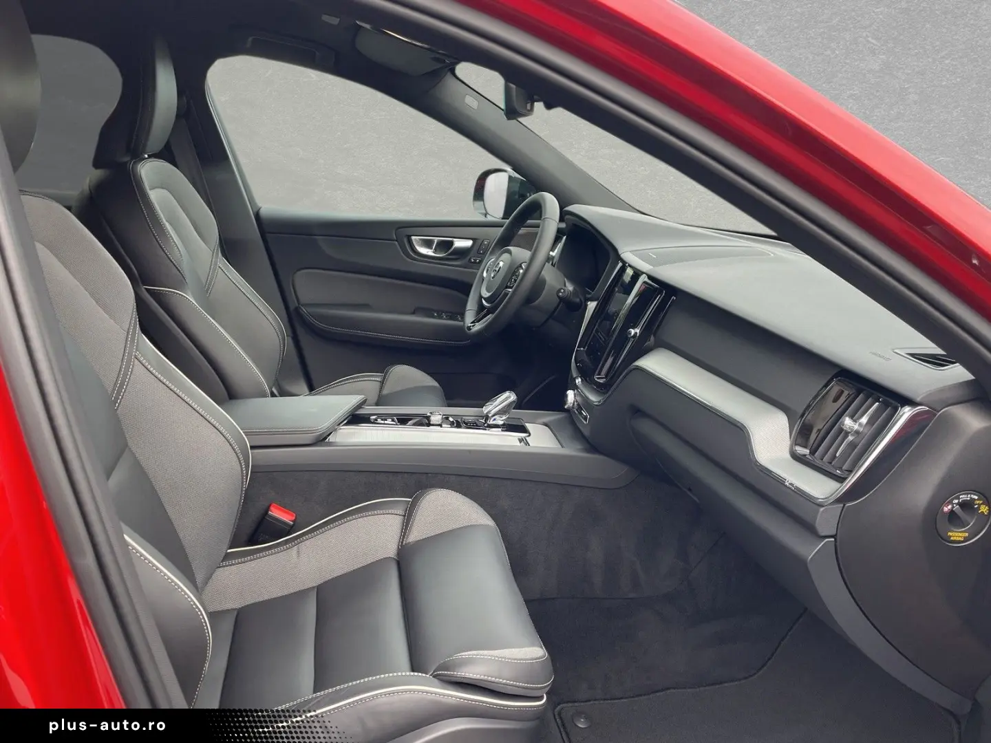 VOLVO XC60 B5 AWD Mild-Hybrid Plus Dark AHK ACC BLIS