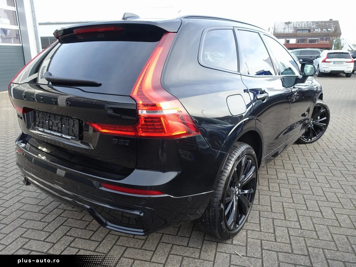 VOLVO XC60 Black Edition Ultra B5 AWD Pano 360  B&W