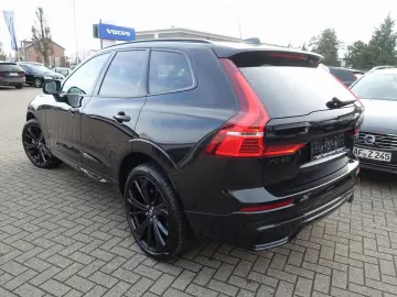 VOLVO XC60 Black Edition Ultra B5 AWD Pano 360  B&W
