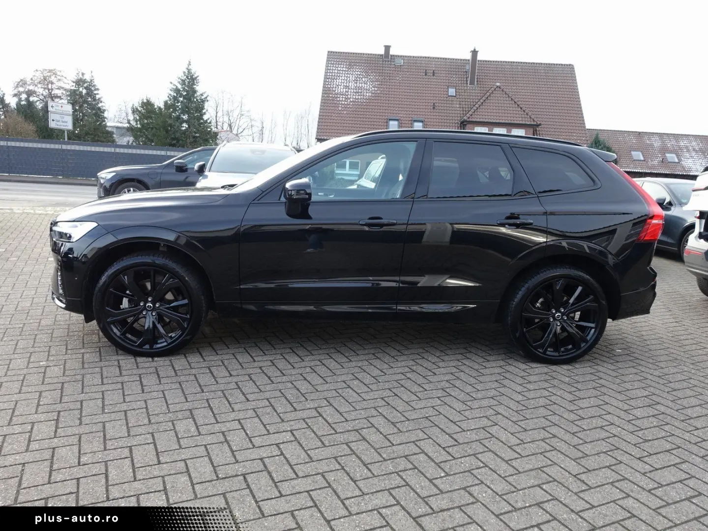 VOLVO XC60 Black Edition Ultra B5 AWD Pano 360  B&W