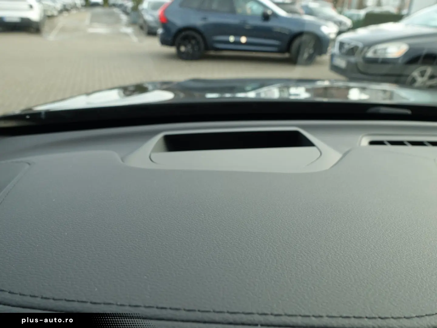 VOLVO XC60 Black Edition Ultra B5 AWD Pano 360  B&W