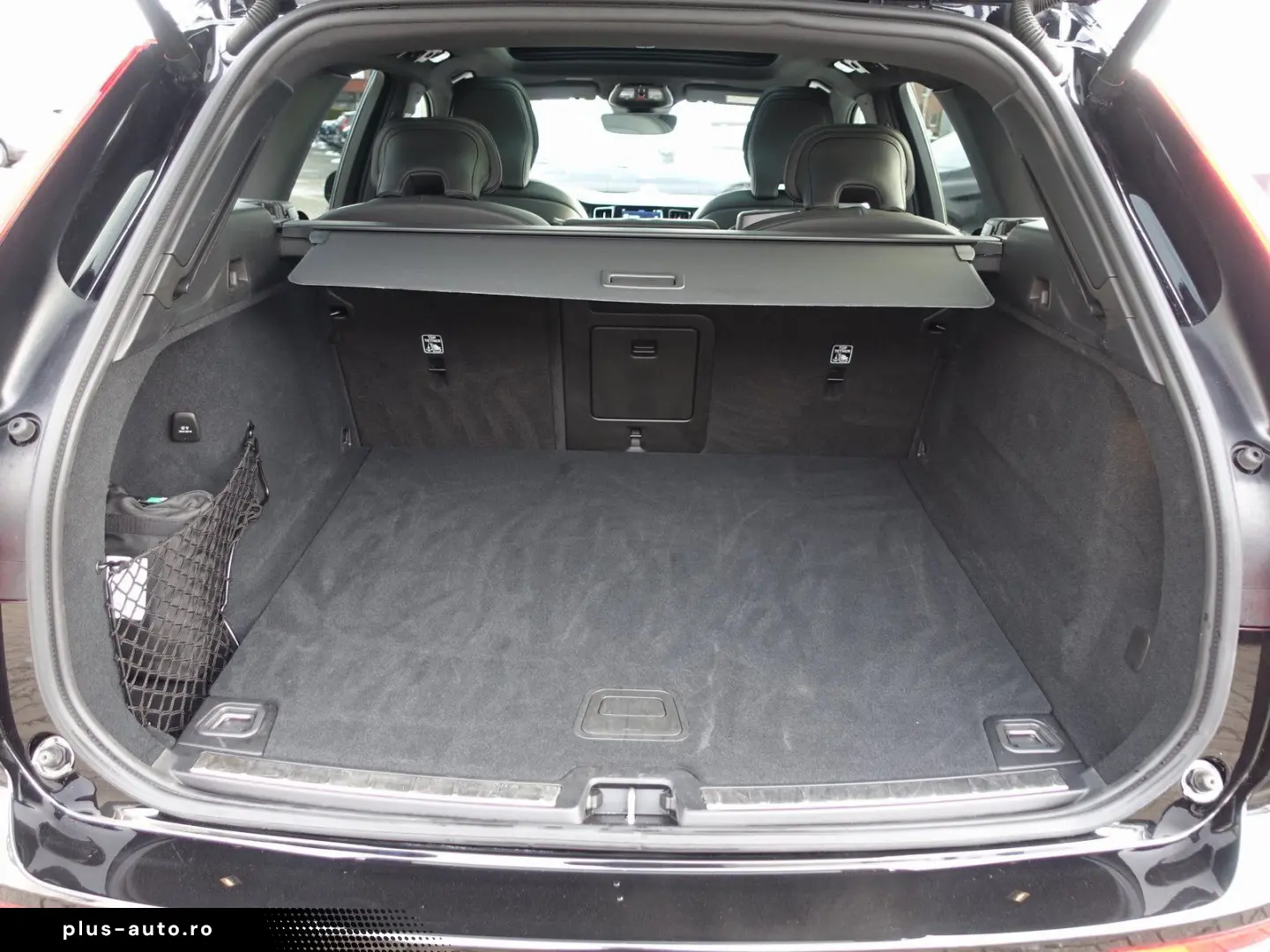 VOLVO XC60 Black Edition Ultra B5 AWD Pano 360  B&W