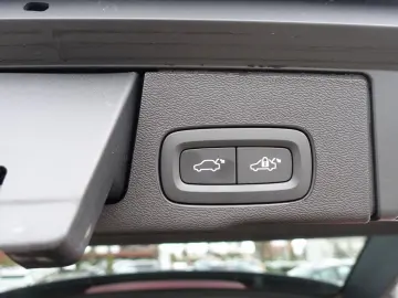 VOLVO XC60 Black Edition Ultra B5 AWD Pano 360  B&W