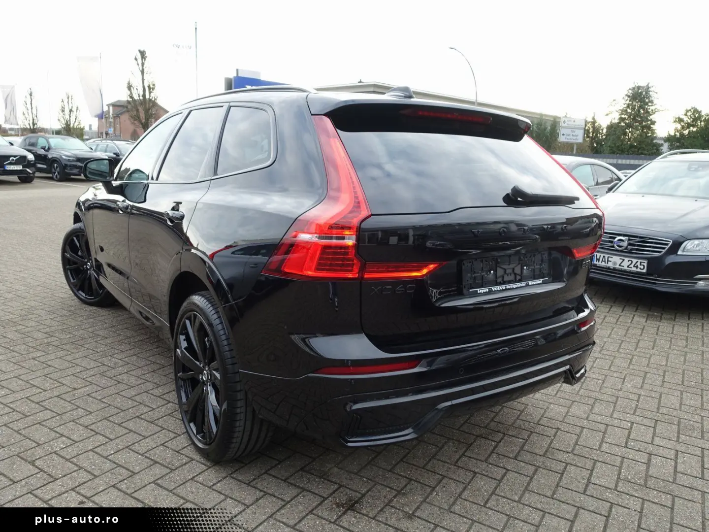 VOLVO XC60 Black Edition Ultra B5 AWD B&W HeadUP 360