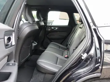 VOLVO XC60 Black Edition Ultra B5 AWD B&W HeadUP 360