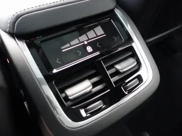 VOLVO XC60 Black Edition Ultra B5 AWD B&W HeadUP 360