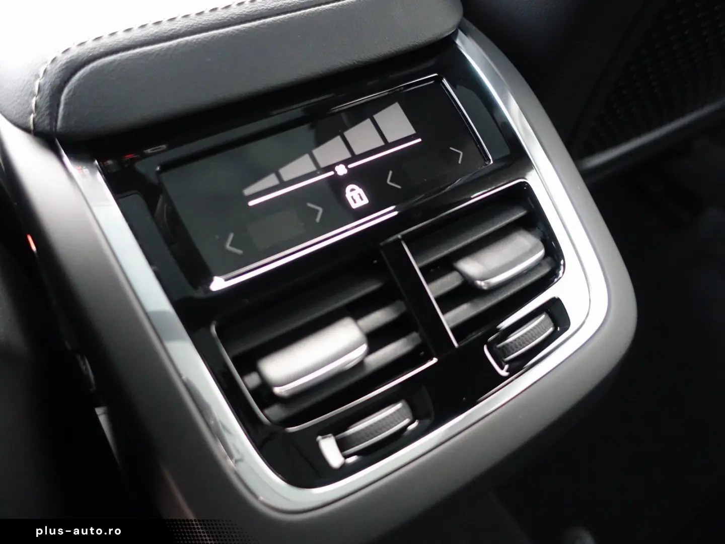 VOLVO XC60 Black Edition Ultra B5 AWD B&W HeadUP 360