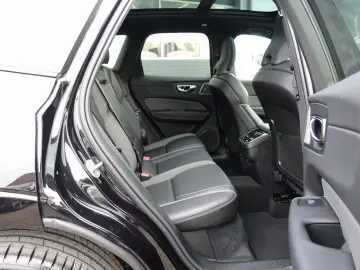 VOLVO XC60 Black Edition Ultra B5 AWD B&W HeadUP 360