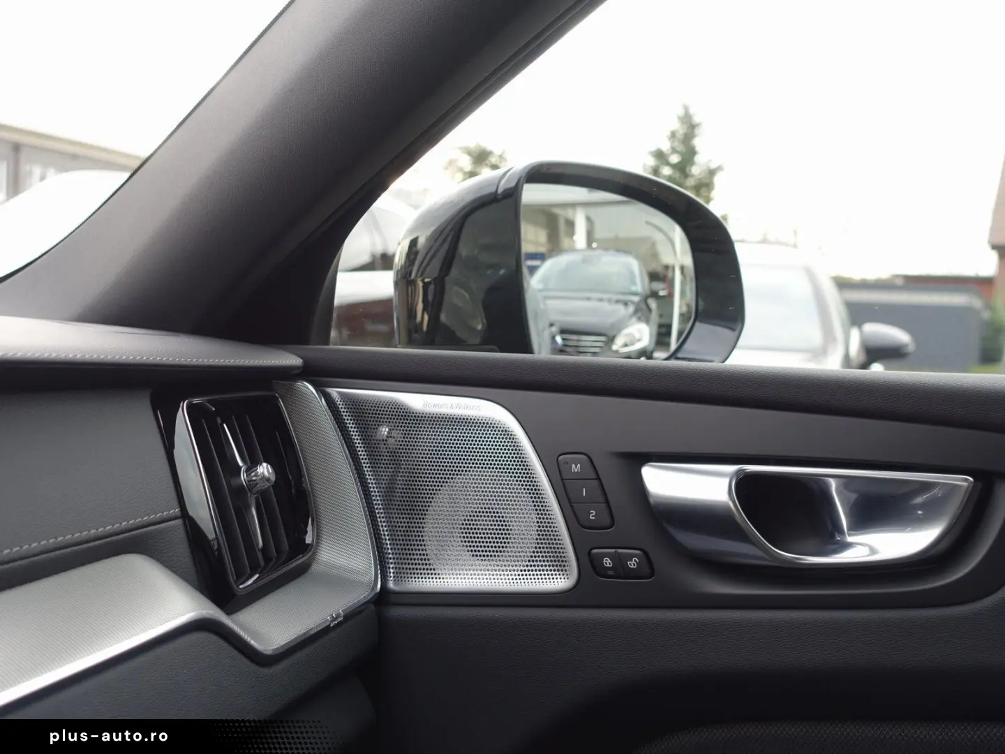 VOLVO XC60 Black Edition Ultra B5 AWD B&W HeadUP 360